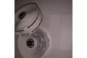 Обмотка руля Fouriers PU Bartape 3.0мм EVA заглушки с/болт бел карб - Магазин ВелоБуча